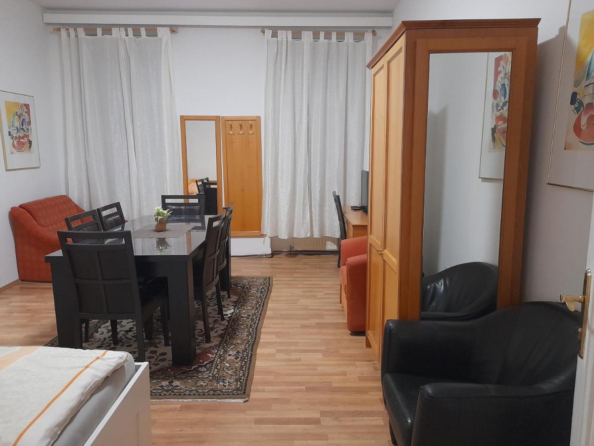Ferienwohnung Schloessel 26/18 Vienna Exterior photo